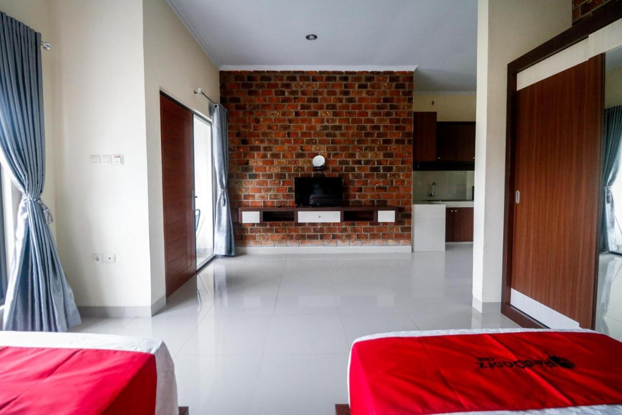 Reddoorz Plus Near Kualanamu Airport Medan Exterior photo