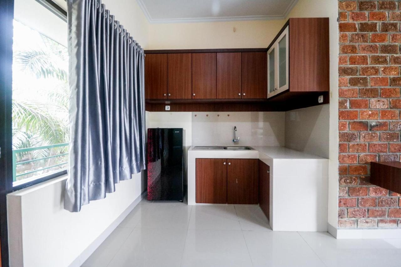 Reddoorz Plus Near Kualanamu Airport Medan Exterior photo