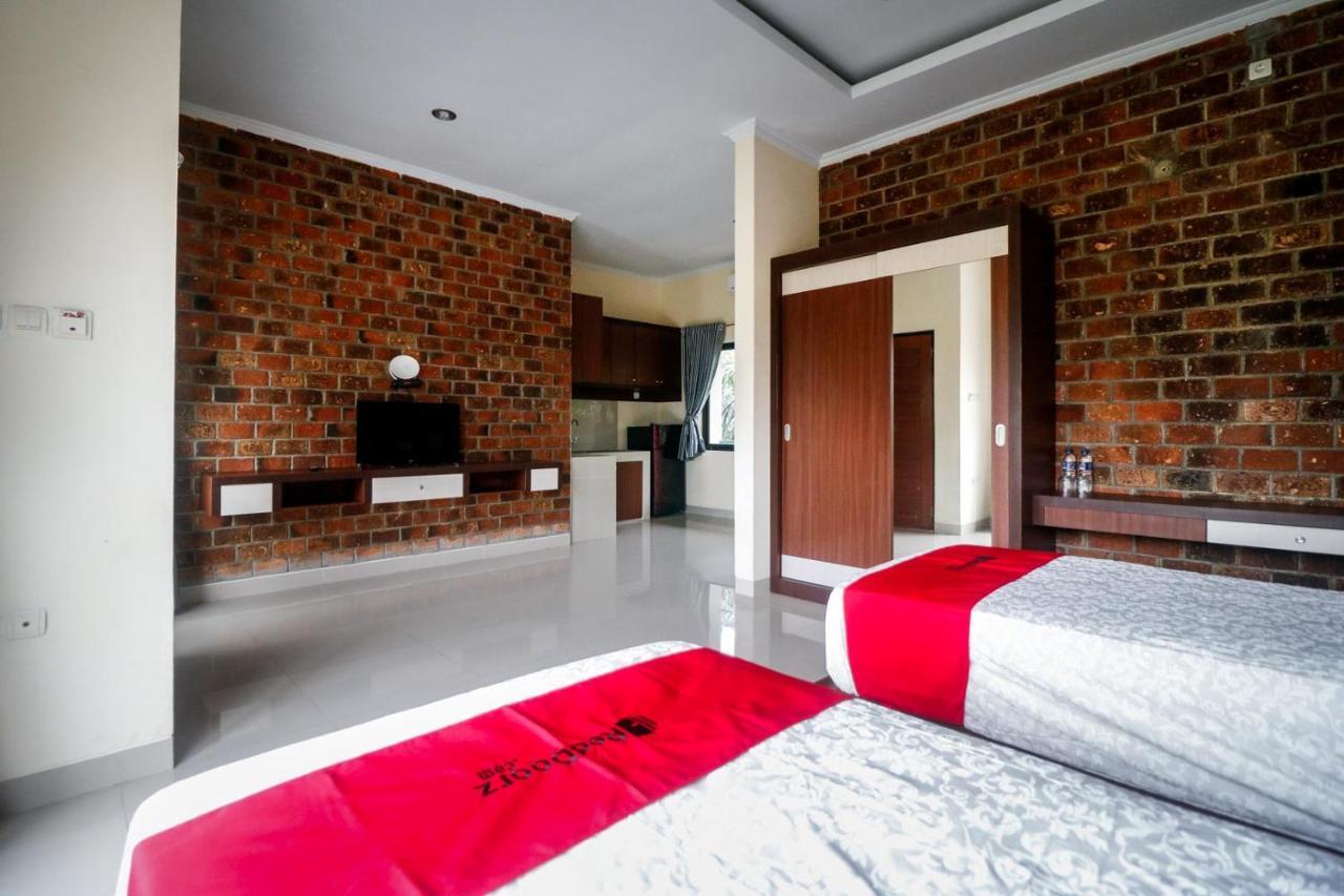 Reddoorz Plus Near Kualanamu Airport Medan Exterior photo